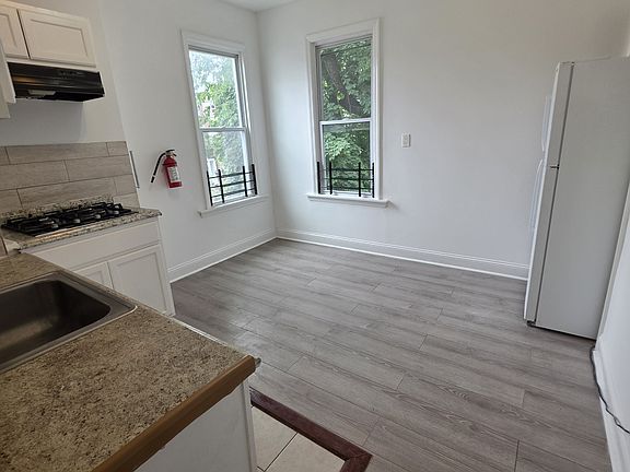 2nd image of 15 Highland Ave Floor 2