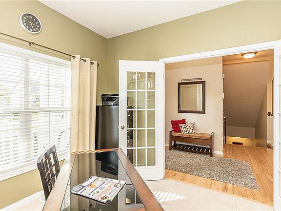 3rd image of 6825 Aubrey Ct