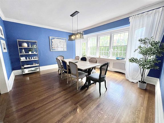 2nd image of 51 Bayview Wood