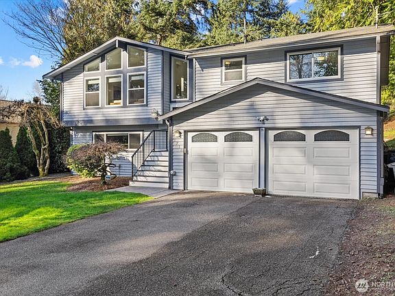 4th image of 3718 NE 189th Place