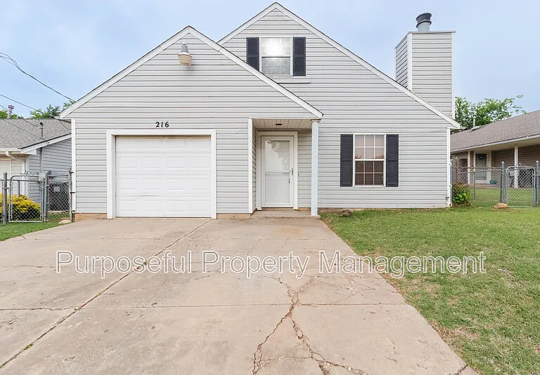 216 N Fretz Ave — Photo 1