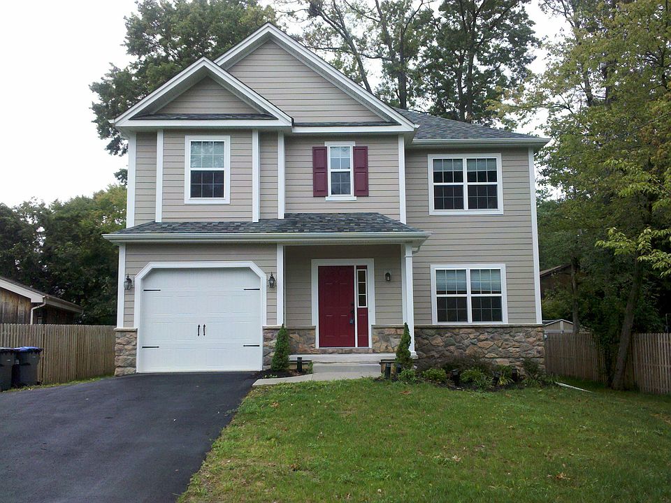 2nd image of 3702 Capitol Ave