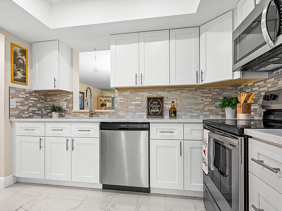 5th image of 14797 Cumberland Drive #106