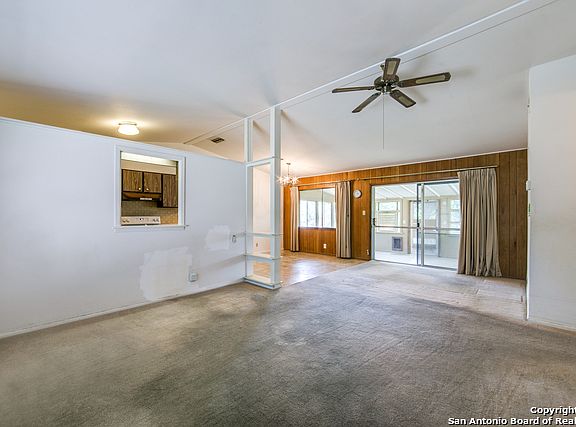 3rd image of 213 Regal Oaks Dr