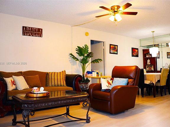 5th image of 900 Saint Charles Pl APT 316