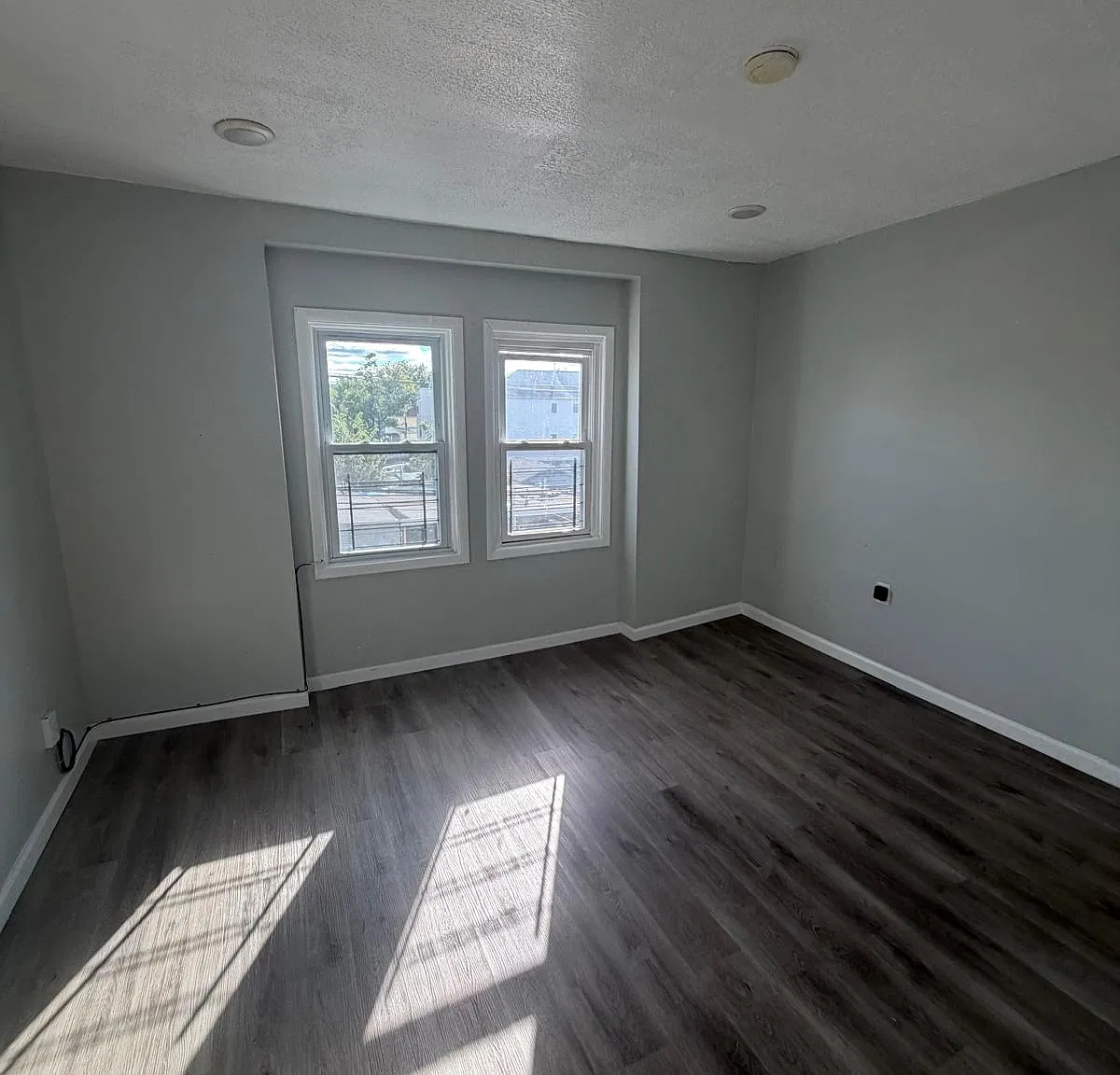 3 bed, $1,875 — Photo 3