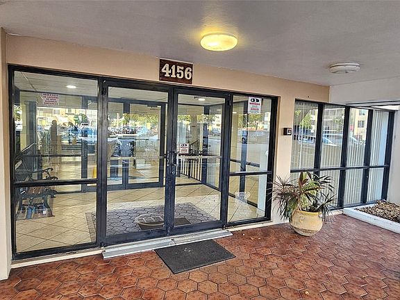 2nd image of 4156 Inverrary Drive #204