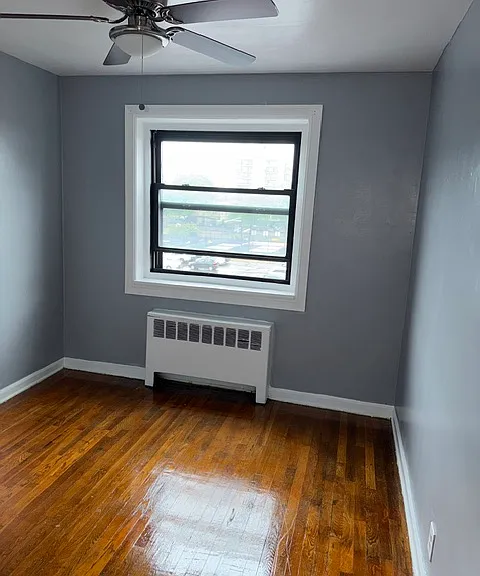 2334 Hudson Ter #C6 — Photo 6