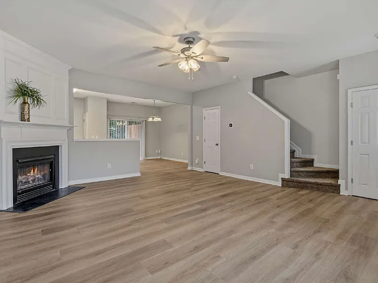 8515 Mount Valley Ln — Photo 9