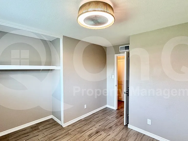 827 N 86th Way — Photo 18