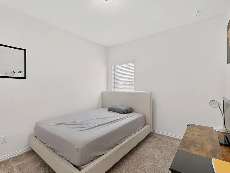 7546 Edgeware Rd — Photo 17