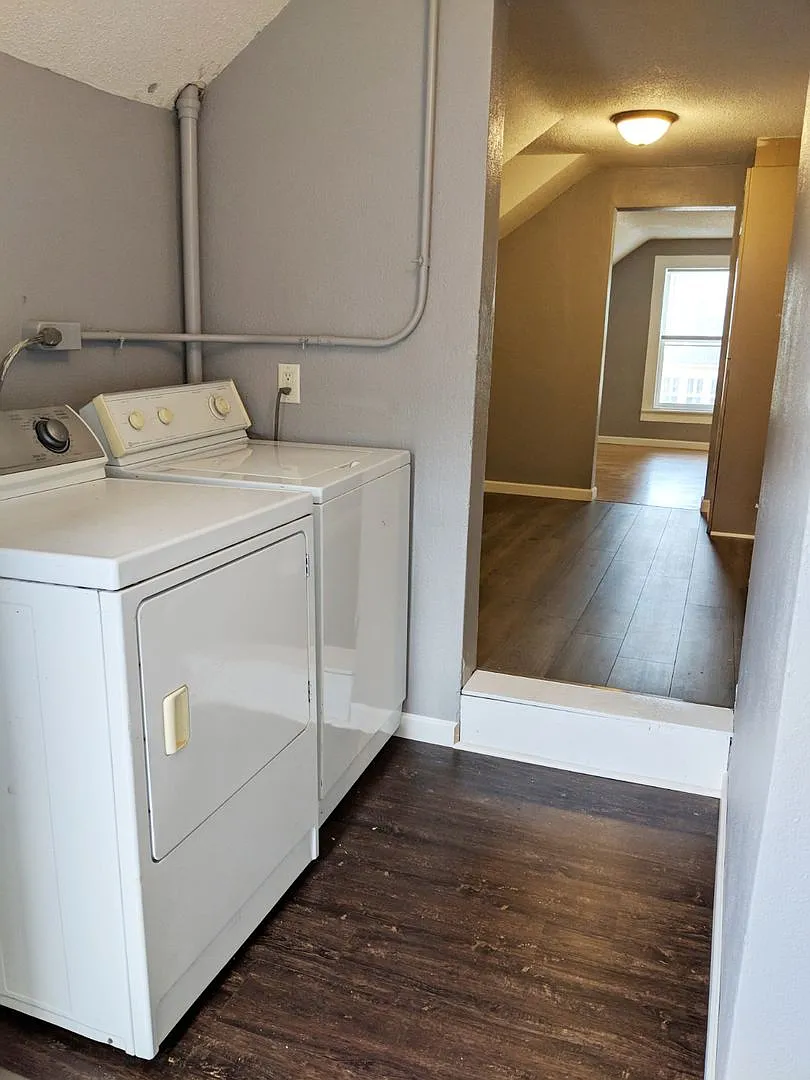 pp726 — Photo 2