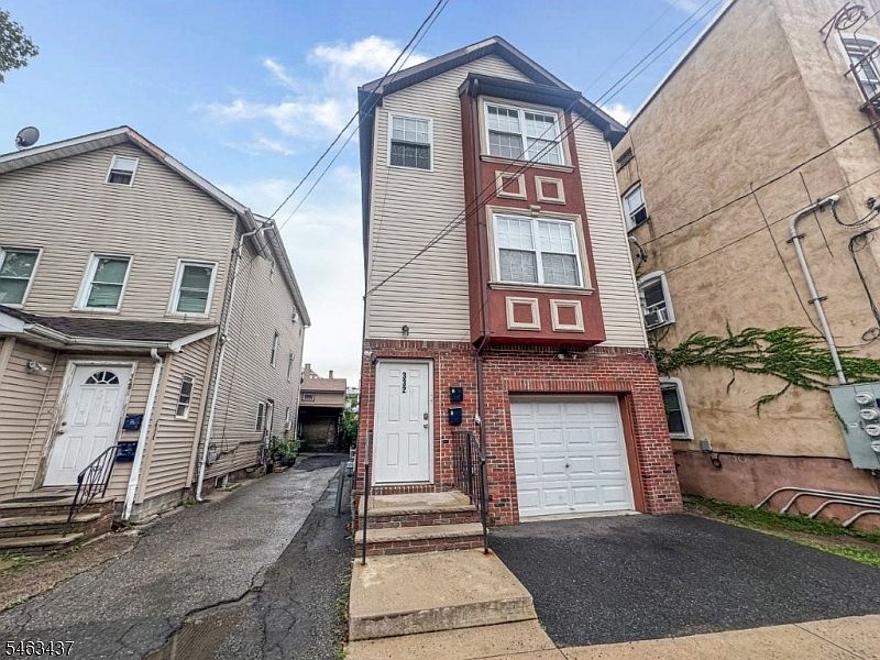 1st image of 332 Mechanic St