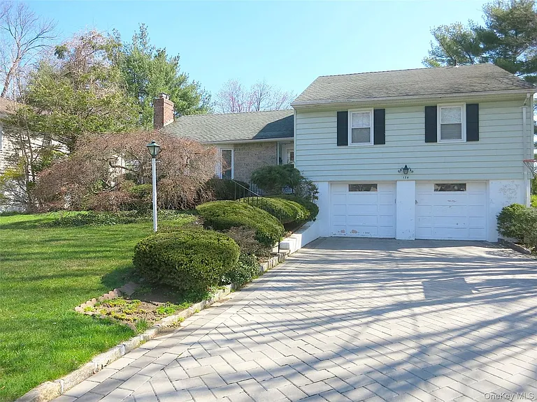 174 Waverly Rd — Photo 1