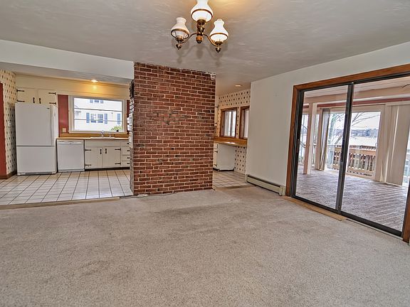 5th image of 19 Aspinwall Ave