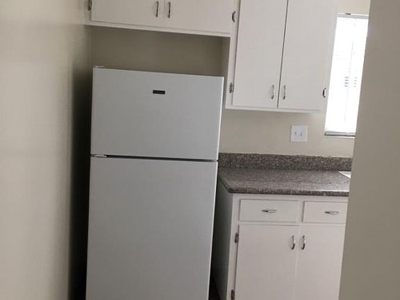 5th image of 1440 Gordon St #14