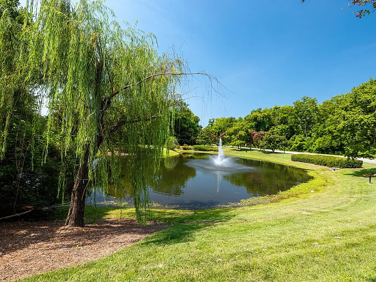 1215 Carriage Park Dr — Photo 40