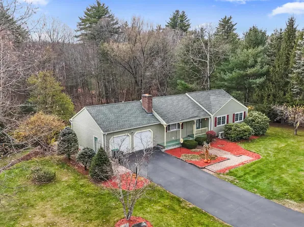 29 Golden Gate Drive, Hooksett, NH 03106