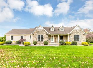 2 Hayfield Ln, Broad Brook, CT 06016