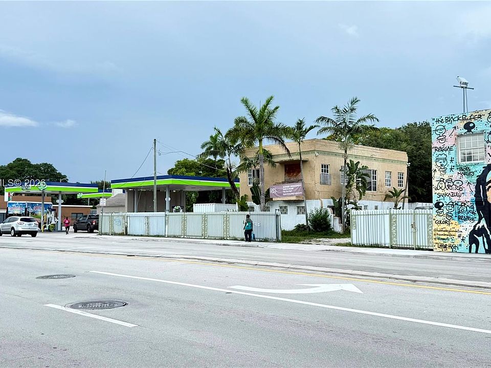 2nd image of 6220 NE Miami Pl