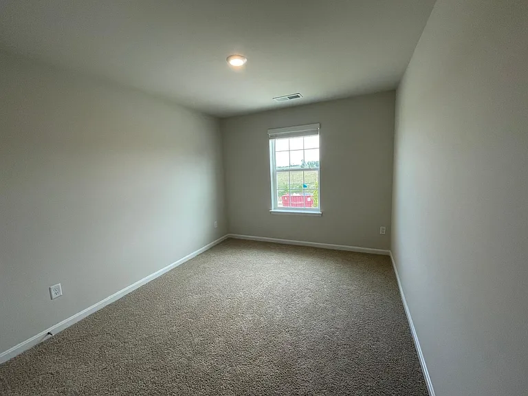 182 Hamstead Dr — Photo 10