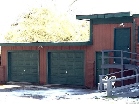 2nd image of 948 N Main St