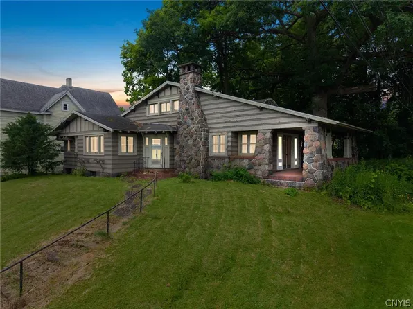 1035 Oak St, Syracuse, NY 13203
