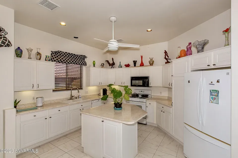 2 bed, 1680 sqft, $1,950 — Photo 2