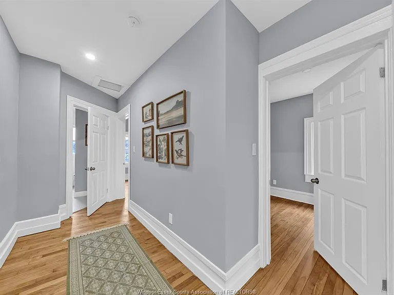 2181 Howard Ave — Photo 11