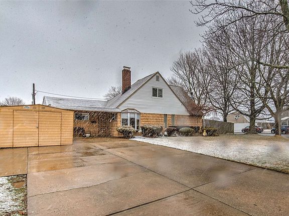 2nd image of 248 Elm Dr S