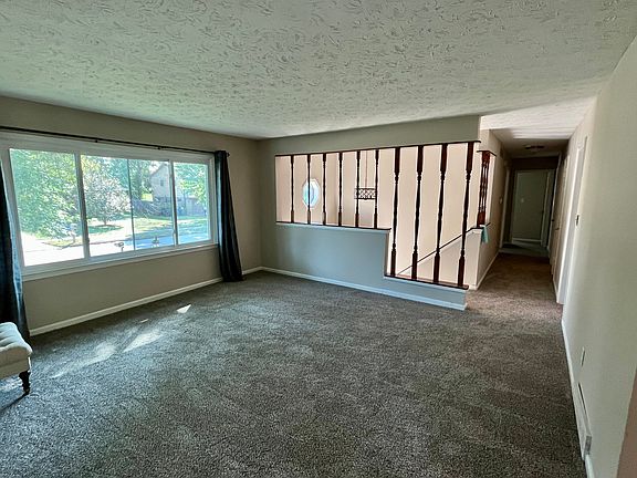 3rd image of 1437 Mount Rainier Dr