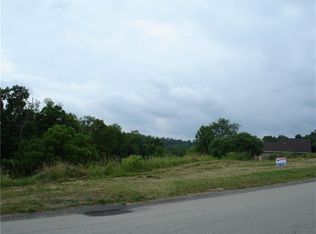 9021 Lucia Ln, North Huntingdon, PA