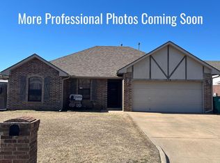 117 Woodgate Dr, Yukon, OK 73099