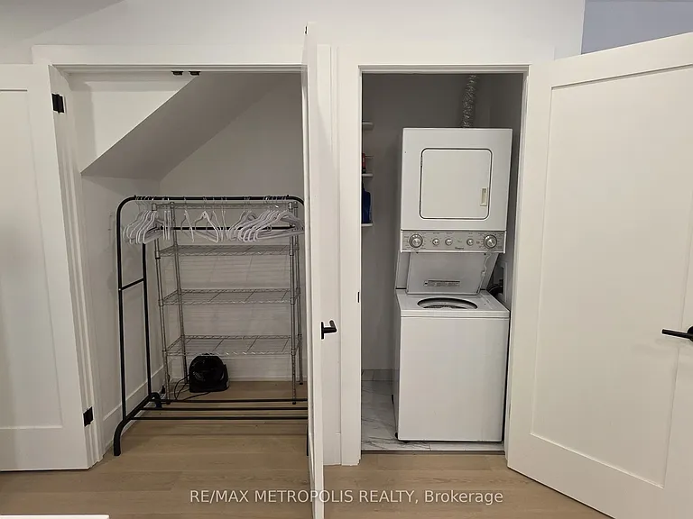 1218A Islington Ave #BASEMENT — Photo 8