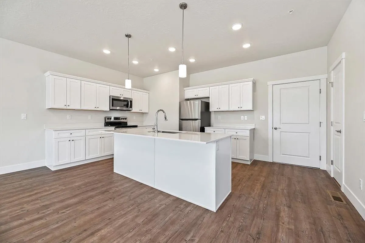 Ascent Townhomes — Photo 1