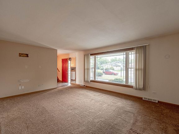 2nd image of 824 E 193rd Pl