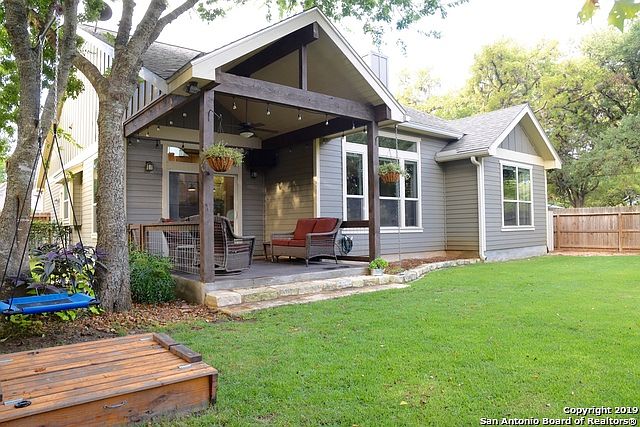 1st image of 102 Surrey Dr