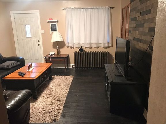 4th image of 137 S 12th St