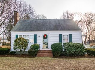 12 E Division St, Holbrook, MA 02343