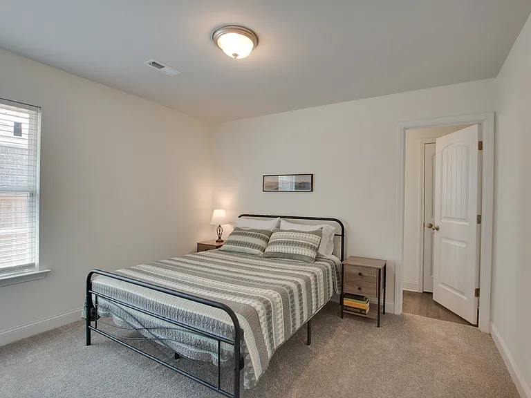 200 Abercorn Dr — Photo 14