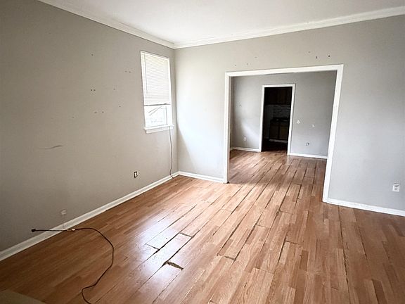 2nd image of 278 Hewlett Rd