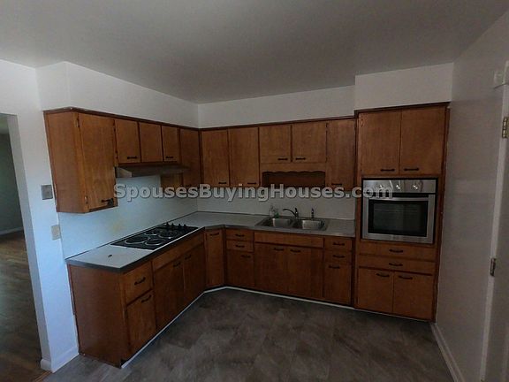 5th image of 6129 Laurel Hall Dr APT 2