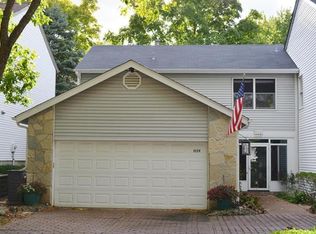 1559 Charlemont Dr, Chesterfield, MO