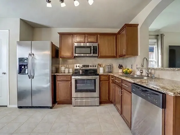 1404 Marble St — Photo 17