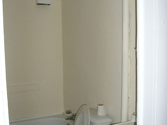 4th image of 800 Silk Ln