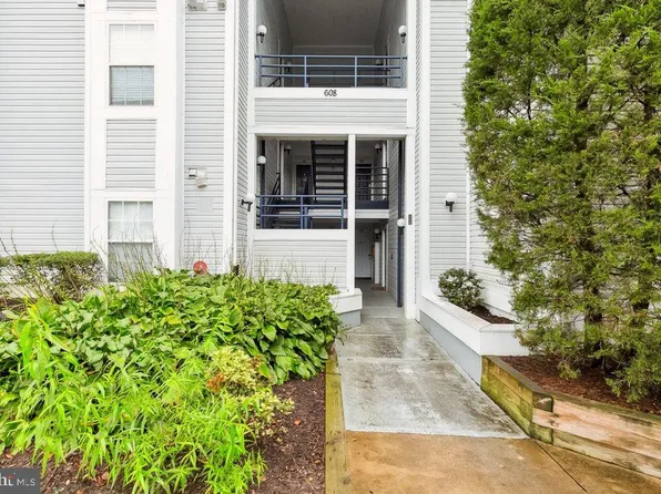 608 Rolling Hill Walk APT 202, Odenton, MD 21113