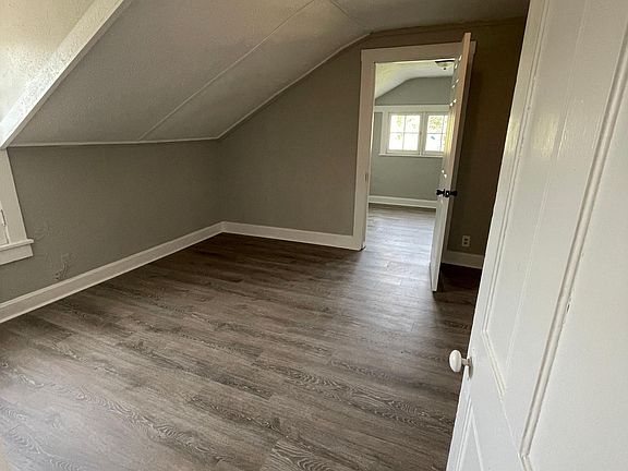 4th image of 716 S 14th St #716