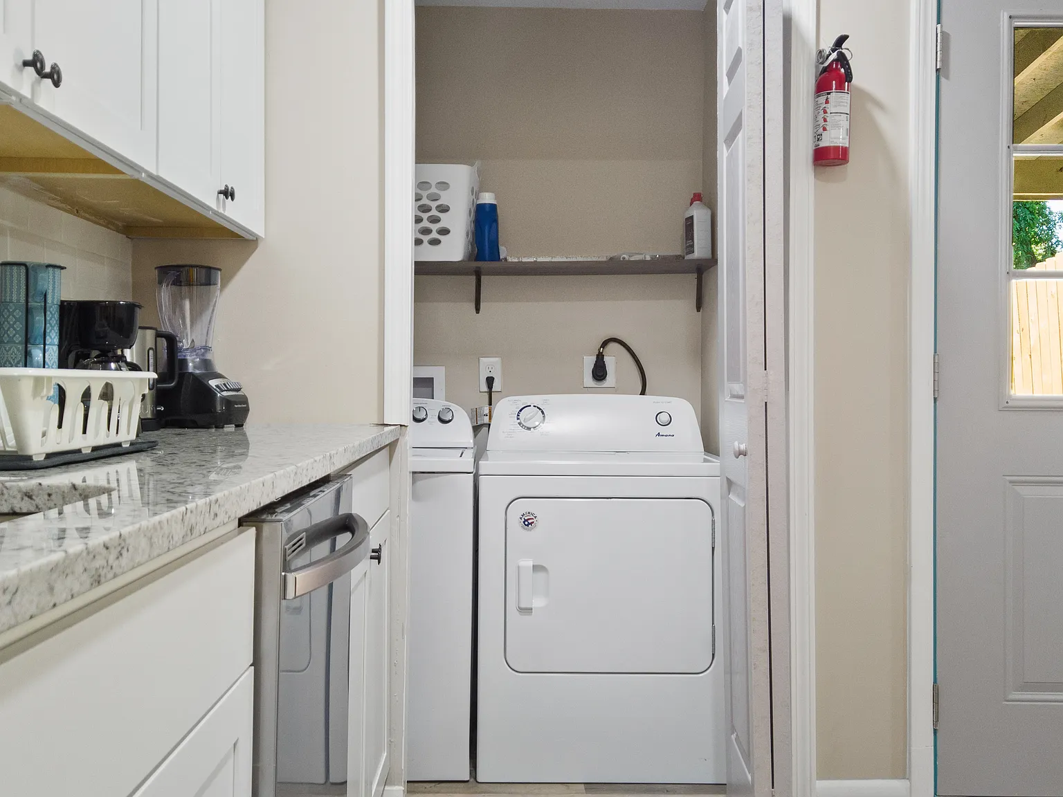 2 bed, 1.5 bath, 1120 sqft, $2,495 — Photo 3