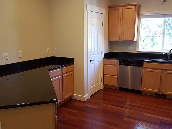3rd image of 6009 S 19th St