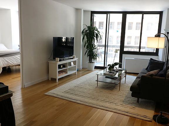 2nd image of 5 E 22nd St APT 7F